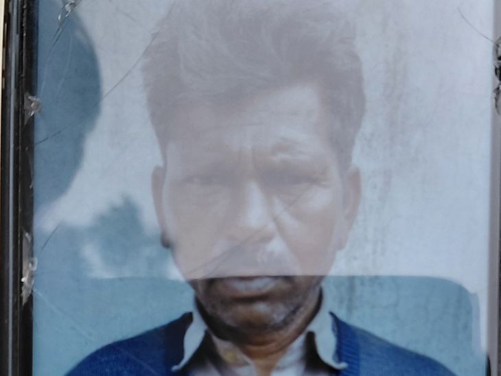 फर्रुखाबाद में खेत में पानी लगाते किसान की मौत:परिजन को खेत में मिला बेहोश, तत्काल लेकर भागे थे अस्पताल