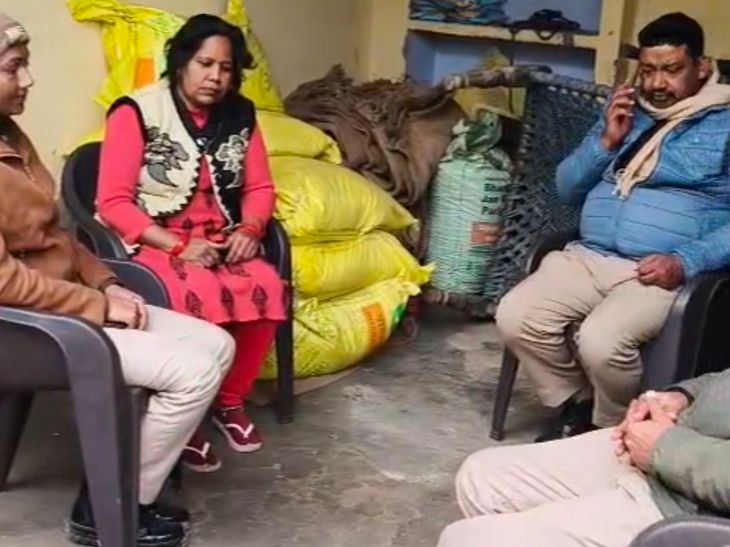 आशा वर्कर्स जिलाध्यक्ष घर में नजरबंद:लखनऊ विधानसभा प्रदर्शन में शामिल होने से रोका गया