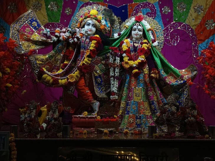 मंदिरों में भगवान को पहनाए गए गर्म वस्त्र:भीषण सर्दी से बचाने के लिए भक्तों ने किया विशेष शृंगार