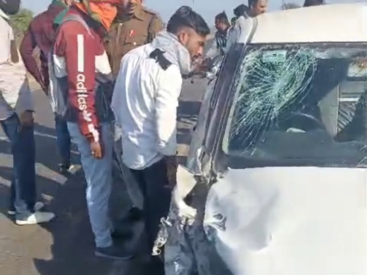 Accident: आगर में अनियंत्रित कार से तीन बाइकों को टक्कर, चार घायल